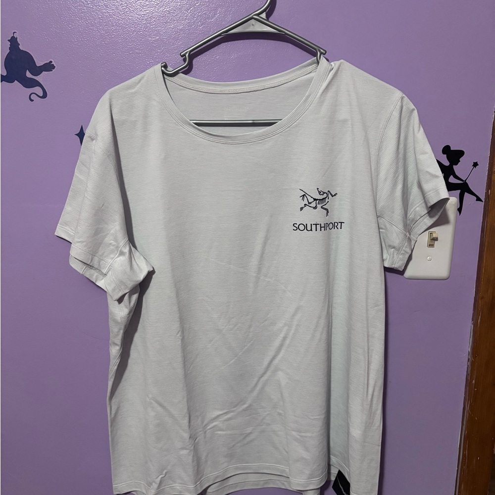 Women’s Short Sleeve Crew Tee in Light Gray